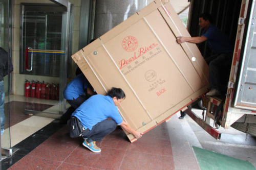 青山钢琴贵重工艺品无忧运